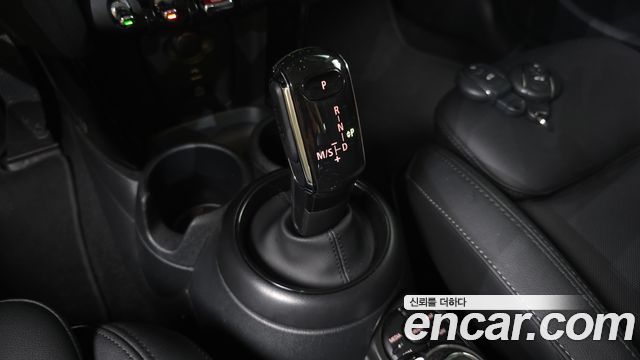 Mini Cooper 2024 — photo 12