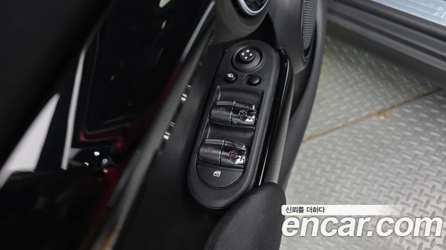 Mini Cooper 2024 — photo 17