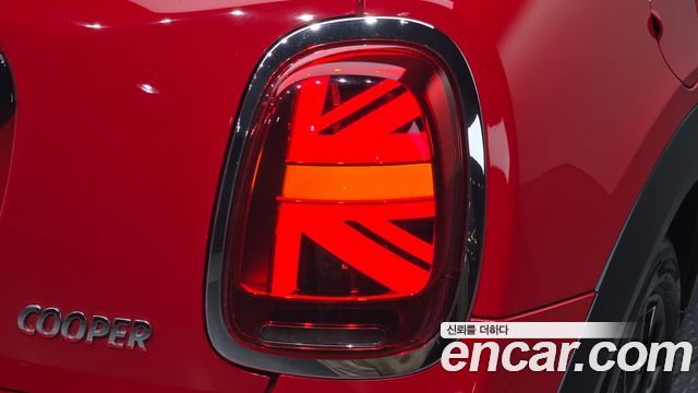 Mini Cooper 2024 — photo 9