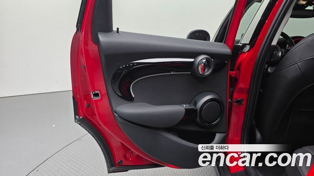 Mini Cooper 2024 — photo 15