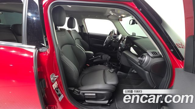 Mini Cooper 2024 — photo 16