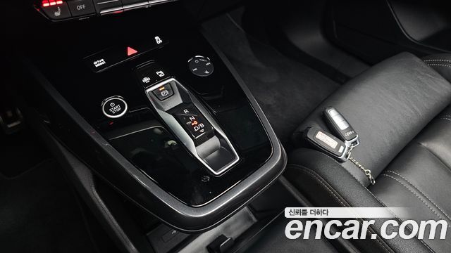 Audi Q4 e-tron 2022 — photo 12