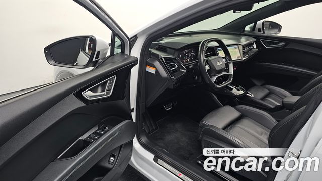 Audi Q4 e-tron 2022 — photo 13