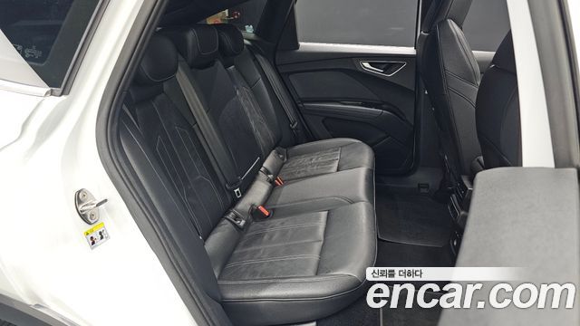 Audi Q4 e-tron 2022 — photo 17
