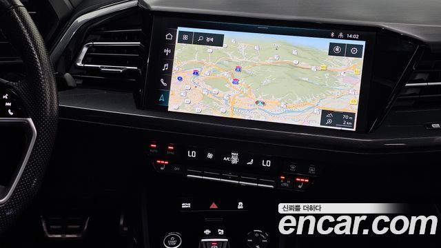 Audi Q4 e-tron 2022 — photo 19
