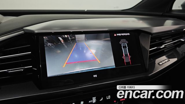 Audi Q4 e-tron 2022 — photo 20