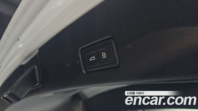 Audi Q4 e-tron 2022 — photo 23