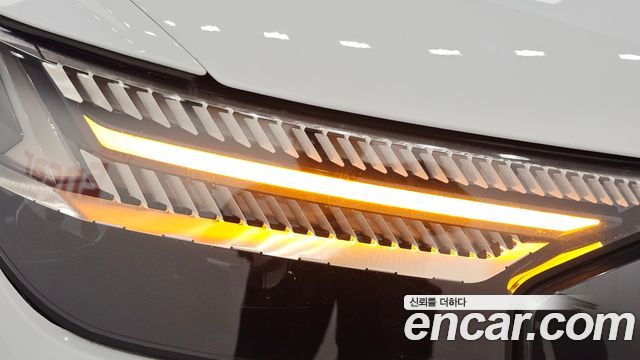 Audi Q4 e-tron 2022 — photo 8