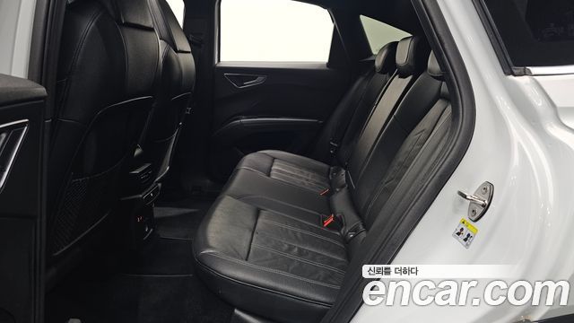 Audi Q4 e-tron 2022 — photo 30