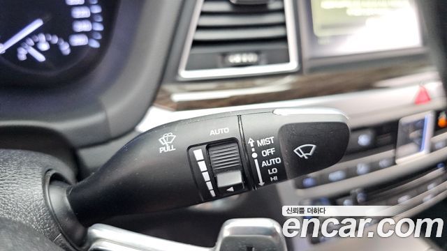 Genesis G80 2017 — photo 17