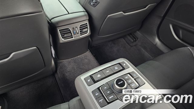 Genesis G80 2017 — photo 18