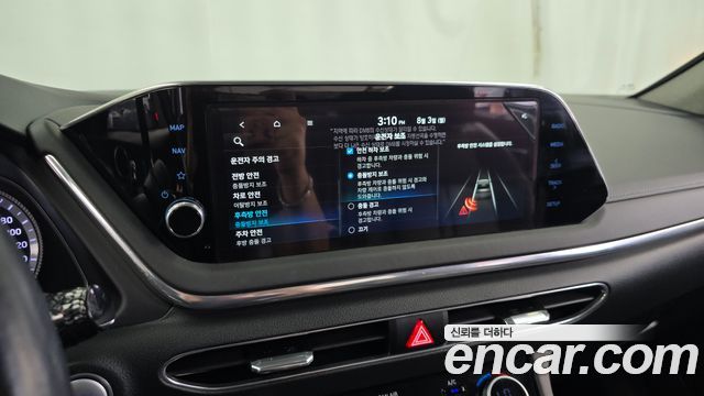 Hyundai Sonata 2022 — photo 16