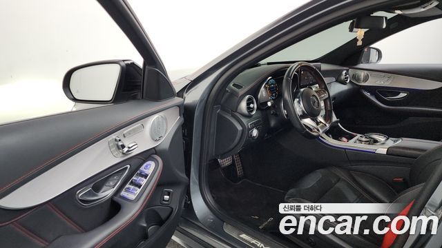 Mercedes-Benz C-Class 2019 — photo 13
