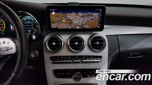 Mercedes-Benz C-Class 2019 — photo 18