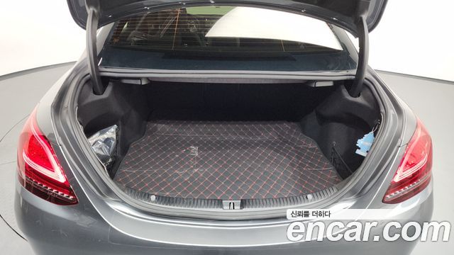 Mercedes-Benz C-Class 2019 — photo 26