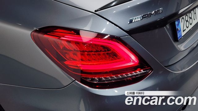 Mercedes-Benz C-Class 2019 — photo 9