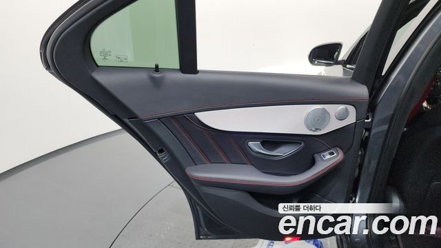 Mercedes-Benz C-Class 2019 — photo 15
