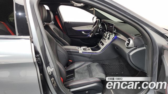 Mercedes-Benz C-Class 2019 — photo 16