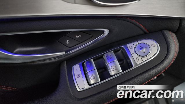Mercedes-Benz C-Class 2019 — photo 29