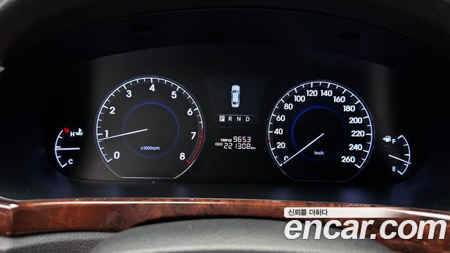 Hyundai Equus 2010 — photo 8