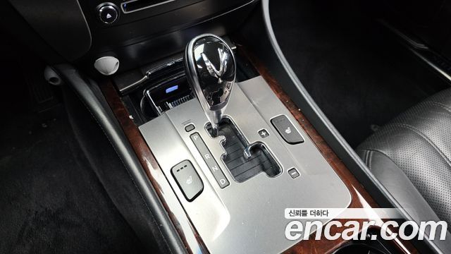 Hyundai Equus 2010 — photo 9