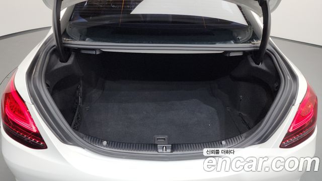 Mercedes-Benz C-Class 2021 — photo 26