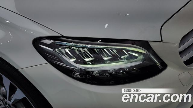 Mercedes-Benz C-Class 2021 — photo 8