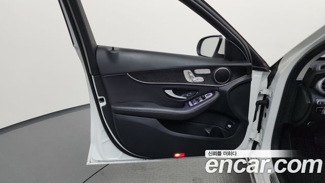 Mercedes-Benz C-Class 2021 — photo 14