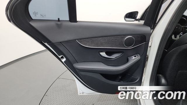 Mercedes-Benz C-Class 2021 — photo 15