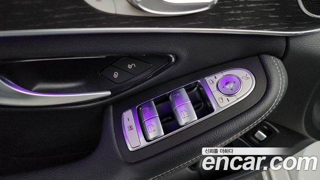 Mercedes-Benz C-Class 2021 — photo 29