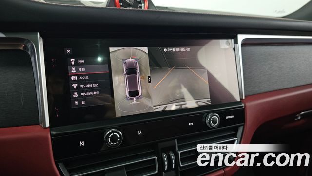Porsche Macan 2023 — photo 22