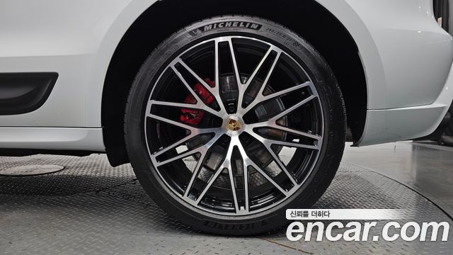 Porsche Macan 2023 — photo 7