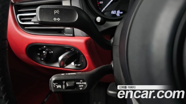 Porsche Macan 2023 — photo 27
