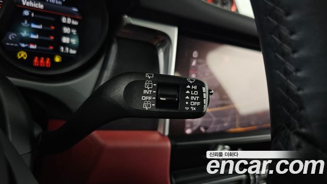 Porsche Macan 2023 — photo 28