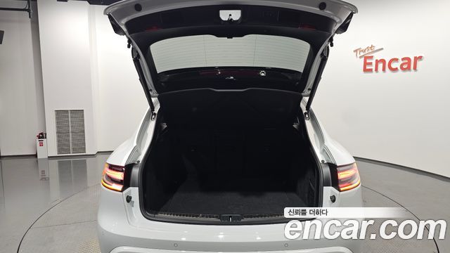 Porsche Macan 2023 — photo 33