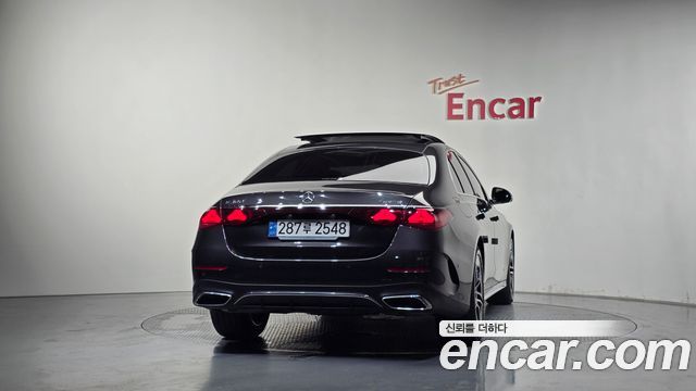 Mercedes-Benz E-Class 2024 — photo 4
