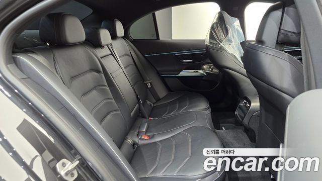 Mercedes-Benz E-Class 2024 — photo 11