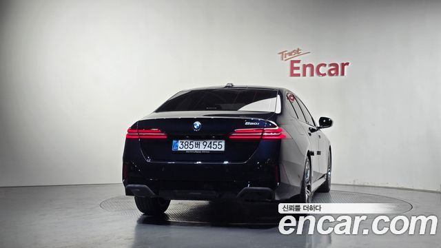 BMW 5-Series 2026 — photo 4