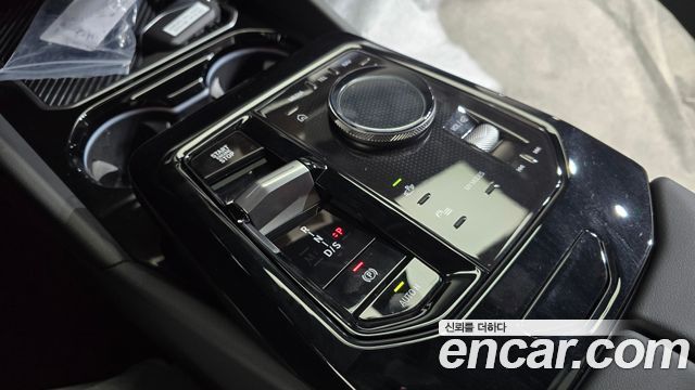 BMW 5-Series 2026 — photo 9