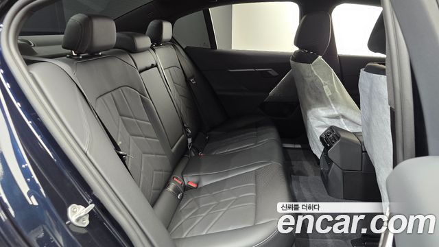BMW 5-Series 2026 — photo 11