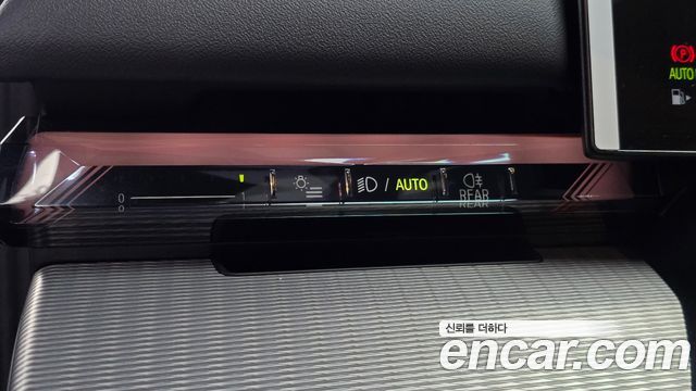 BMW 5-Series 2026 — photo 12