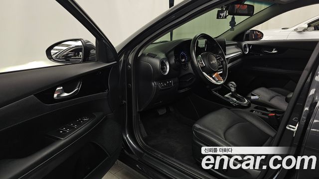 Kia K3 2022 — photo 13