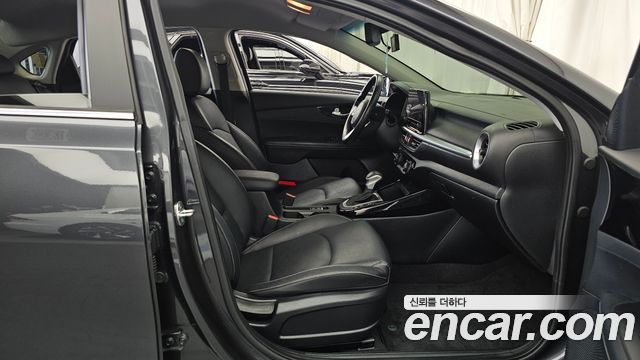 Kia K3 2022 — photo 17