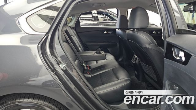 Kia K3 2022 — photo 18