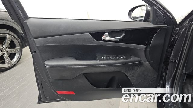 Kia K3 2022 — photo 14