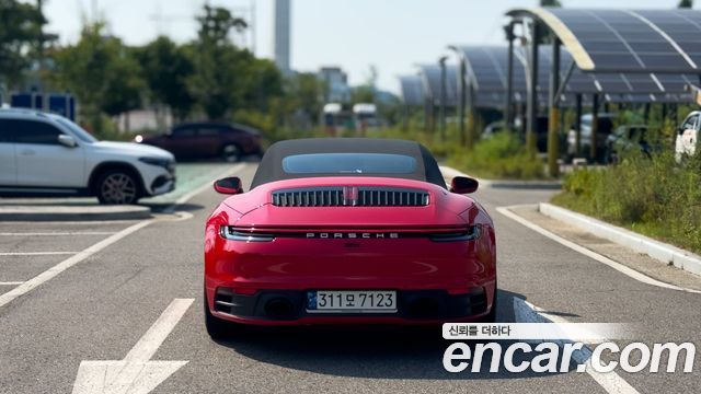Porsche 911 2023 — photo 2