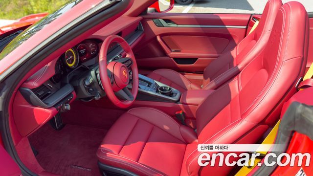 Porsche 911 2023 — photo 12