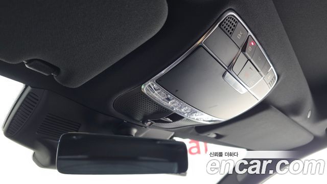 Mercedes-Benz S-Class 2019 — photo 17