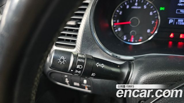 Kia K3 2013 — photo 14