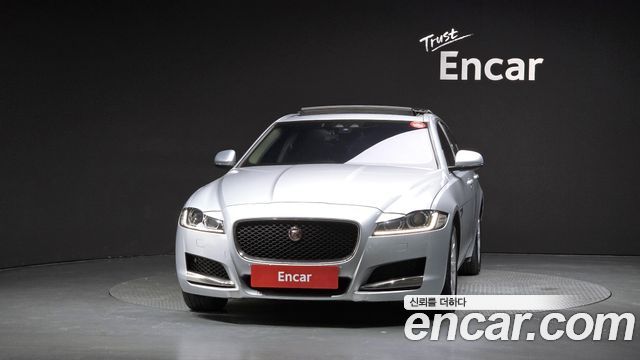Jaguar XF 2017 — photo 3